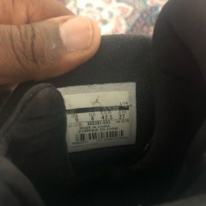 Gently used MENS SIZE 9 retro Jordan 8